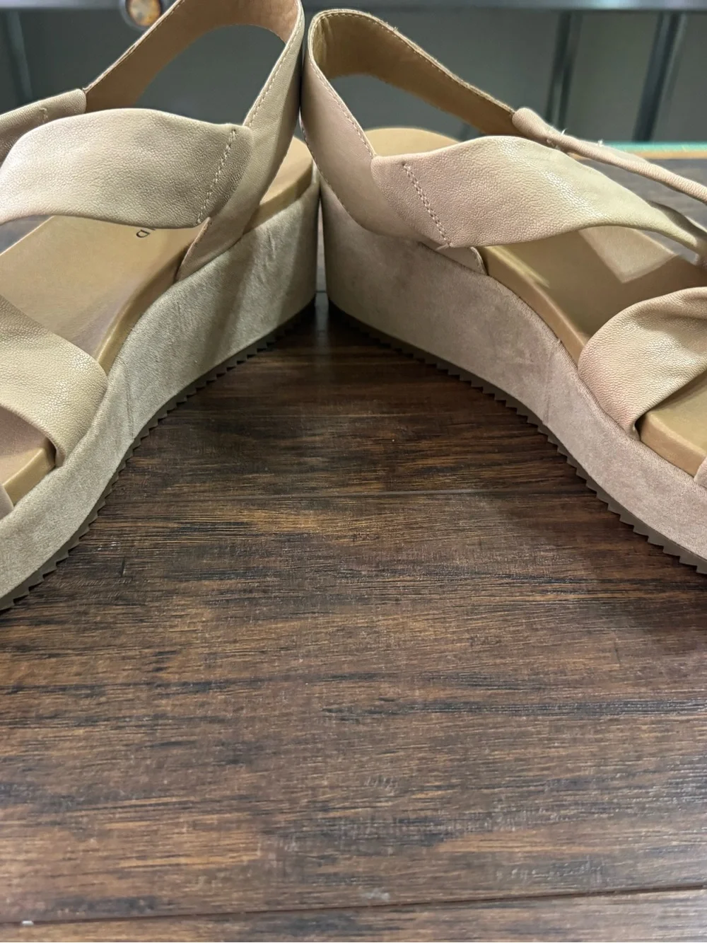 lucky brand women’s waldyna cream leather platform wedge sandals size 10